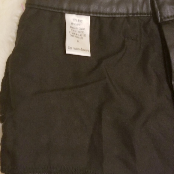 💖S-M sizes..3 Left💖⭐Cello Jean's Street Shorts - Picture 4 of 4